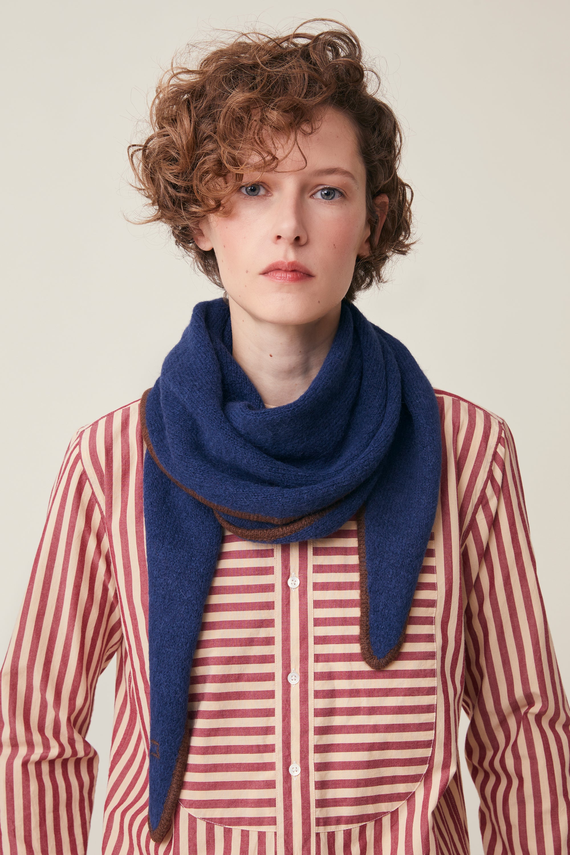 Elly Scarf N°218 Comedia