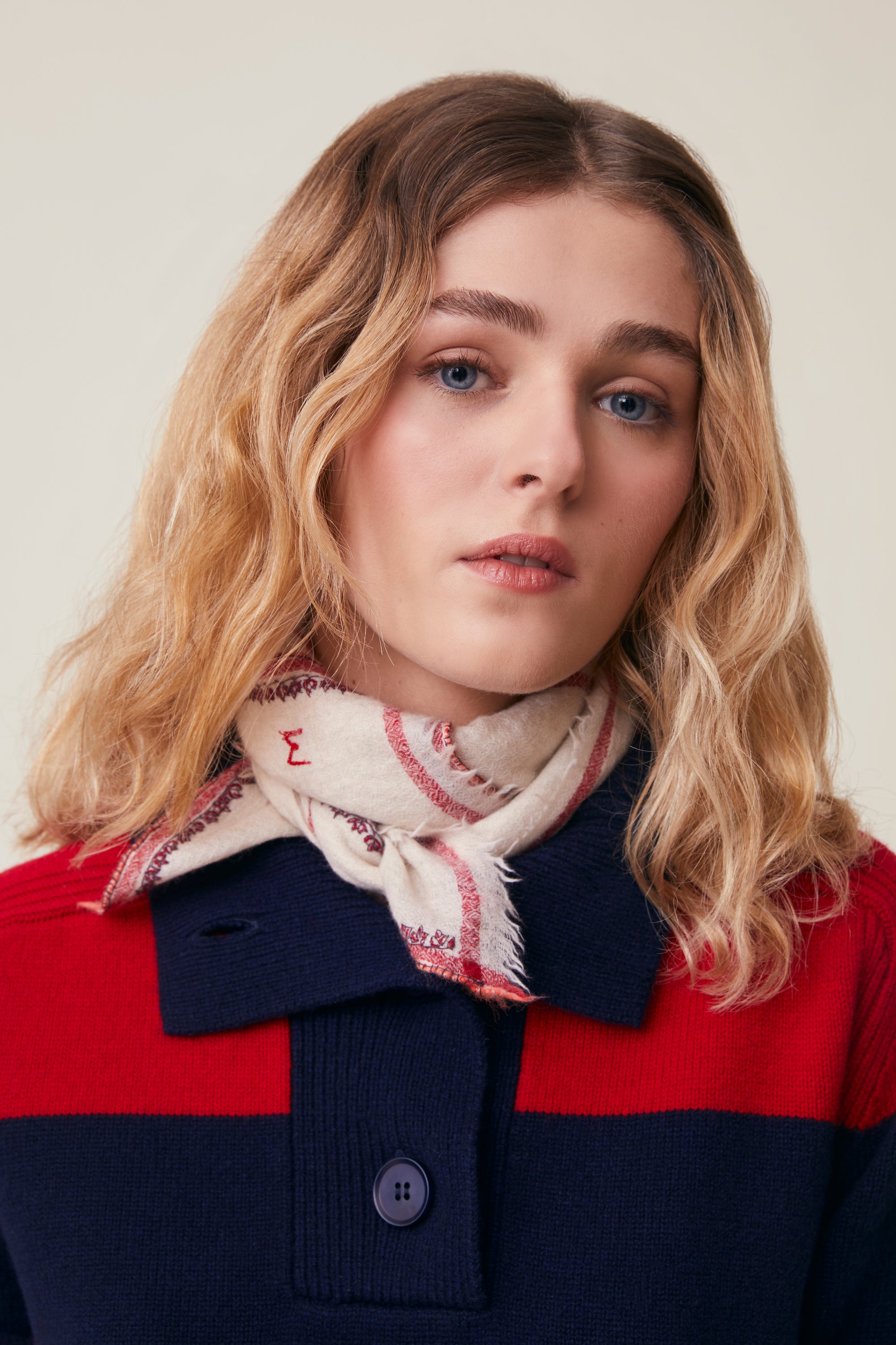 Idol Scarf N°850 Embroidery Cord