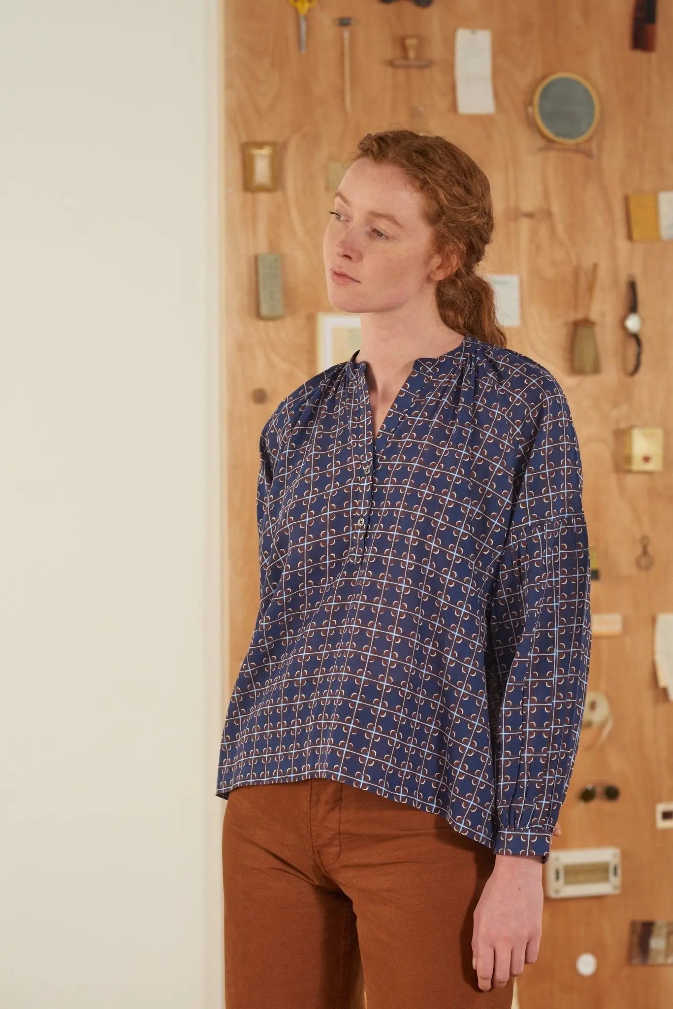 Blouse Louise N°708 Clover Navy Blue - Moismont